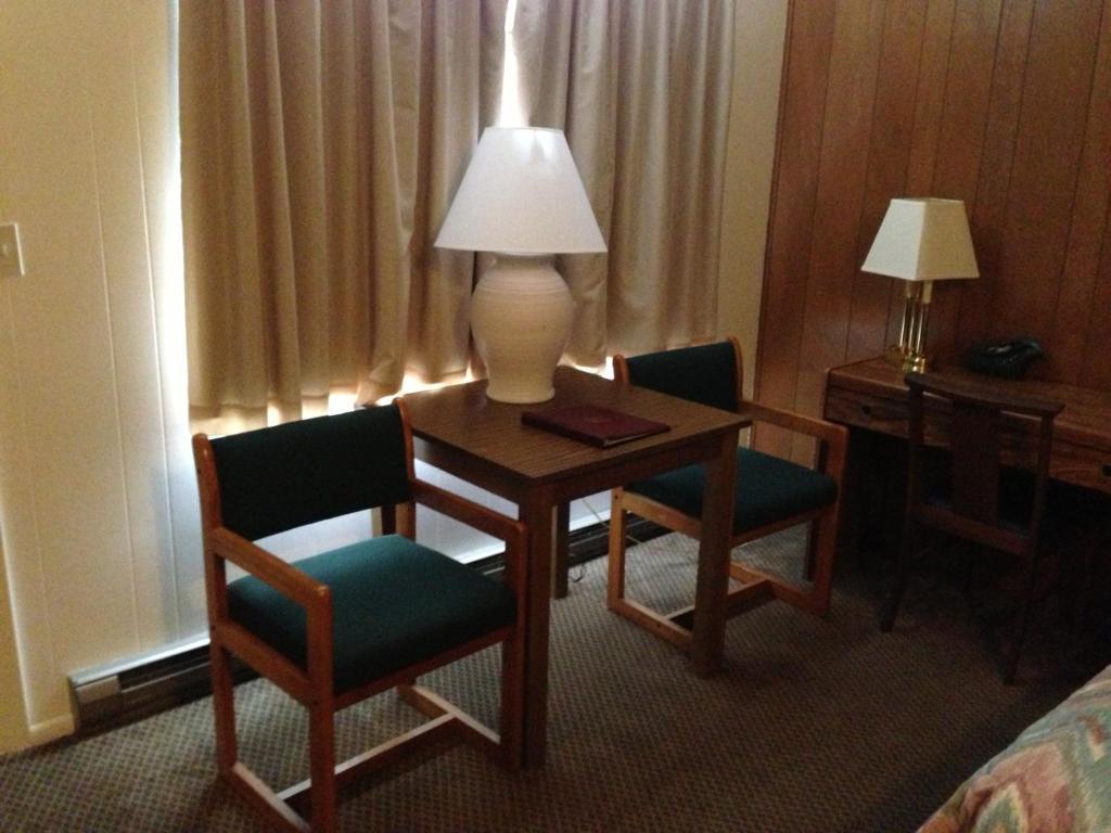 Capri Motel Макино Сити Стая снимка
