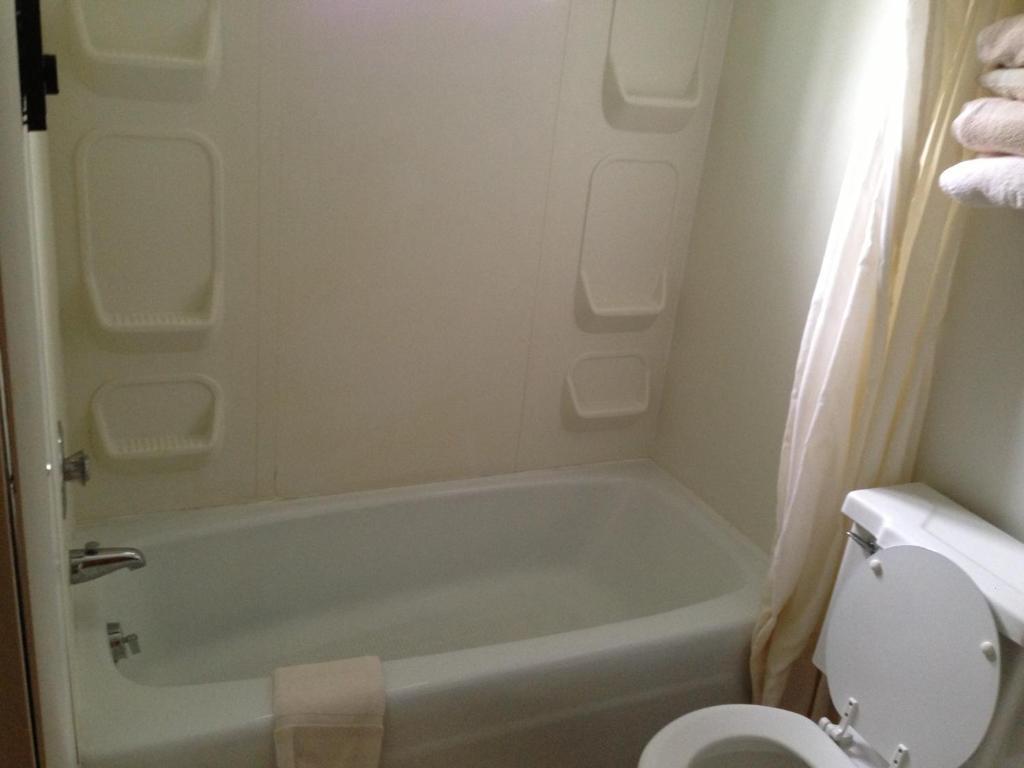 Capri Motel Макино Сити Екстериор снимка